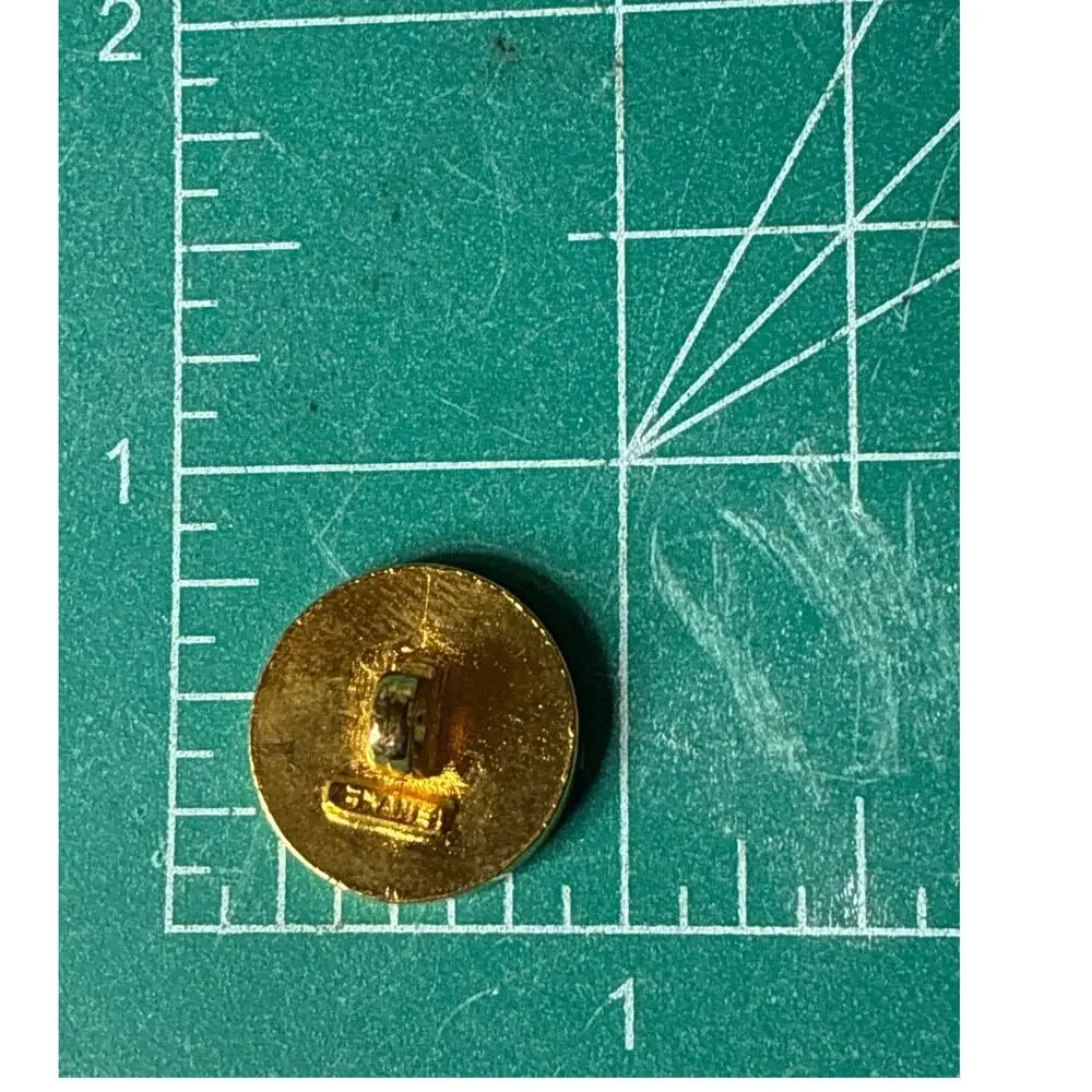 CHANEL 31 Rue Cambon Gold Tone CC Crest Button - Authentic 1980s/90s